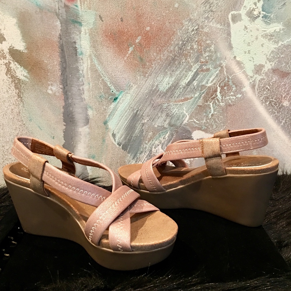 DONALD PLINER Jemm Metallic Wedge Sandals 8M new!